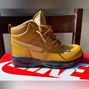 BACK2SCHOOL brand new NIKE BOOTS🔥🔥🔥